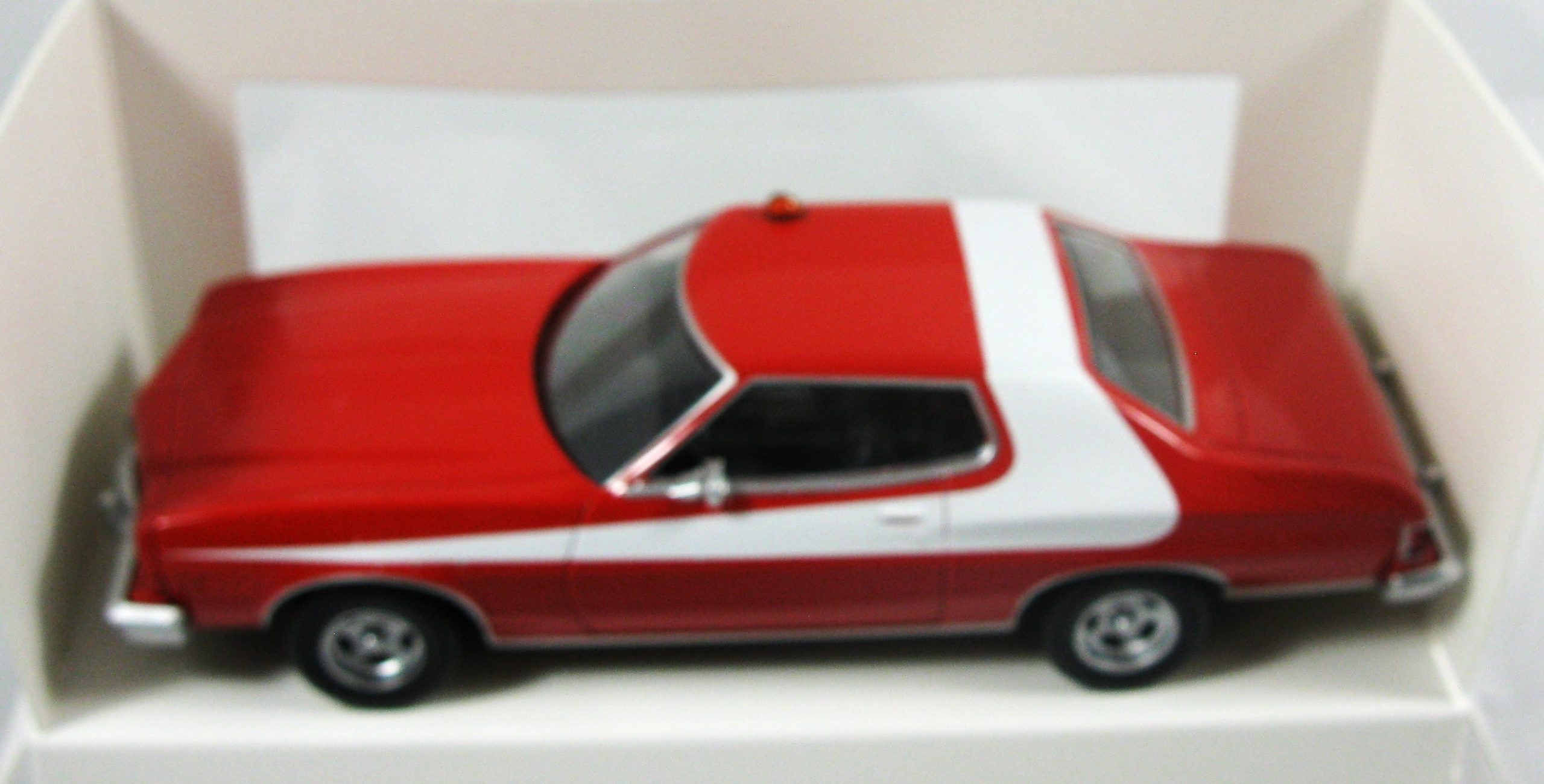 FORD GRAN TORINO 1975 STARSKY HUTCH (2)