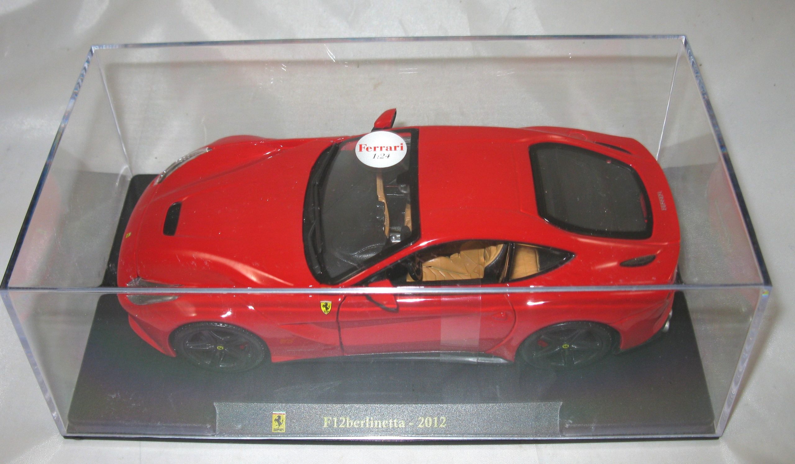 FRRARI F12 BERLINETTA 2012 (2)