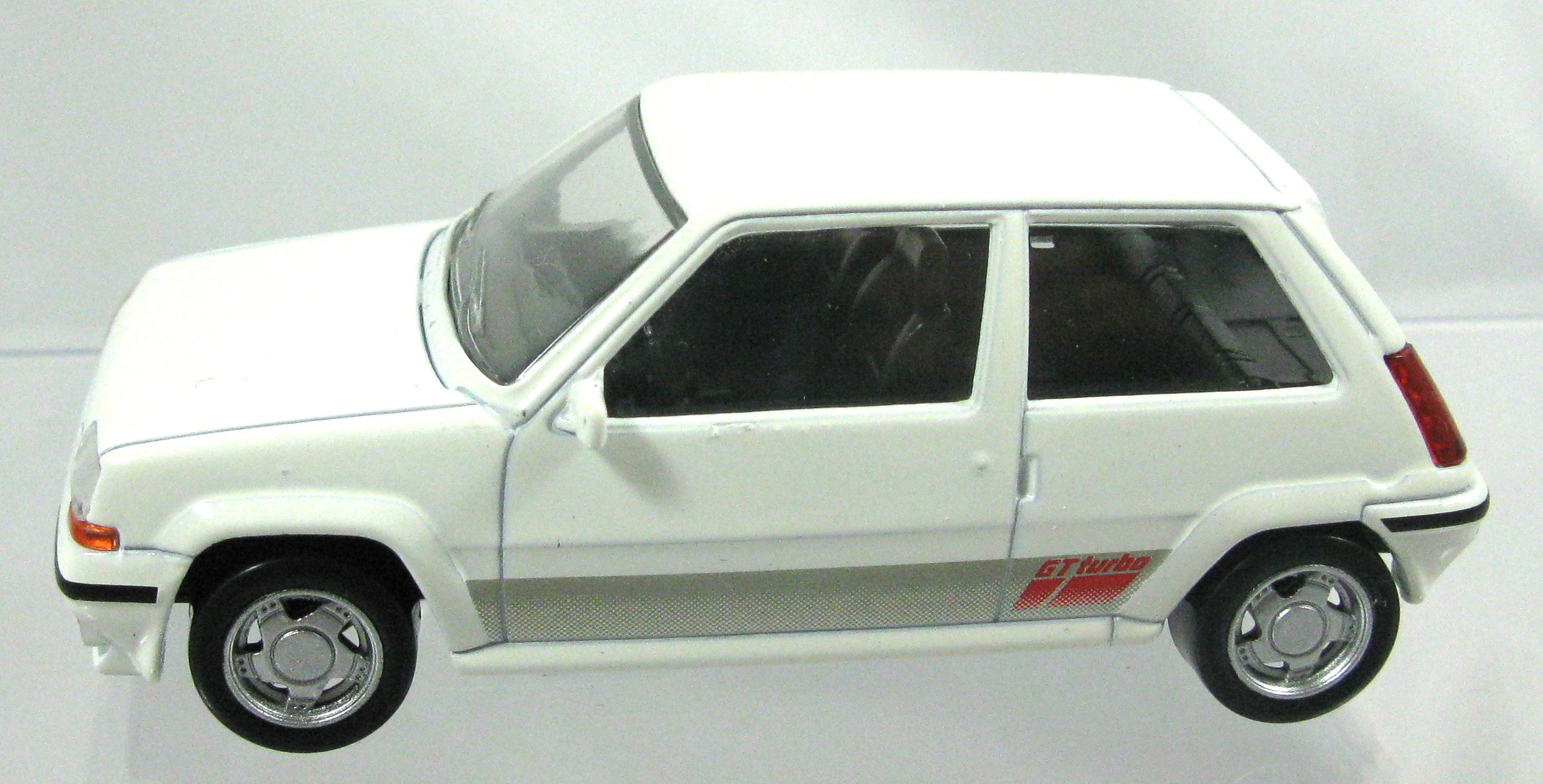 RENAULT SUPERCINQ GT TURBO 1988 BLANCHE (3)