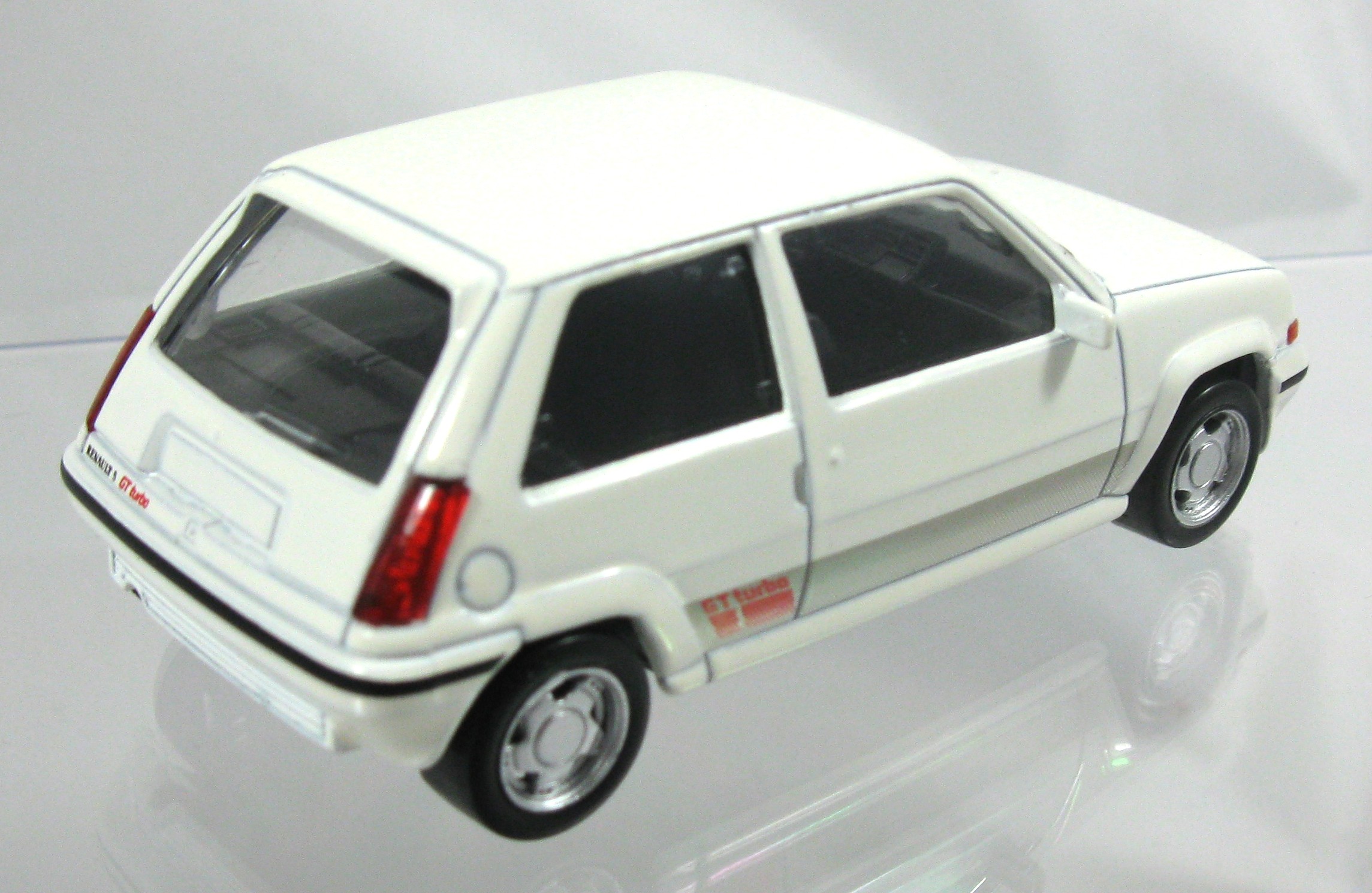 RENAULT SUPERCINQ GT TURBO 1988 BLANCHE (4)