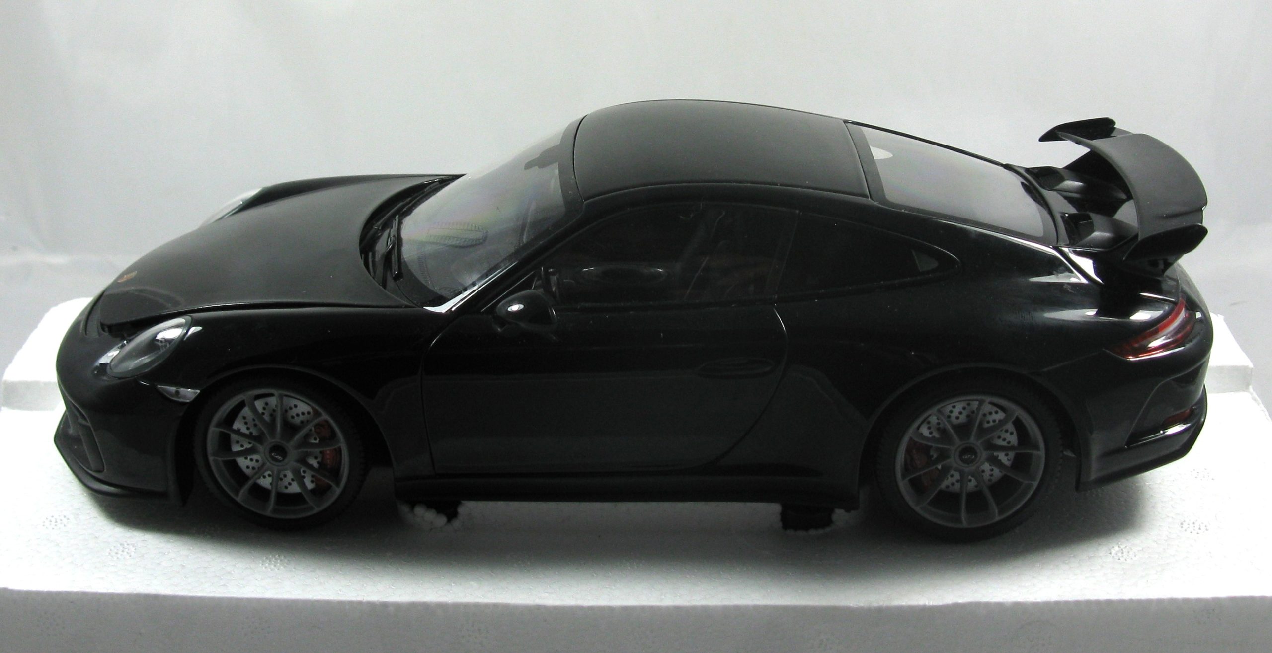 PORSCHE 911 GT3 2017 MINICHAMPS (4)