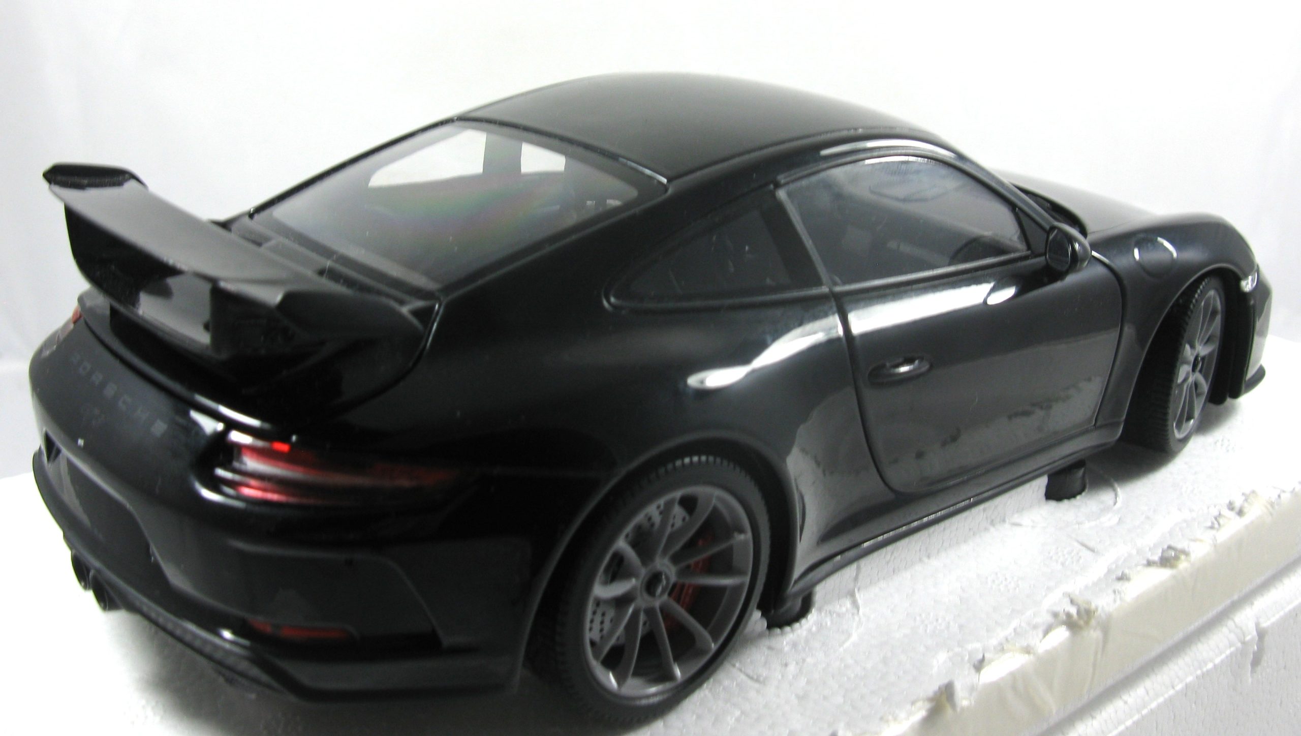 PORSCHE 911 GT3 2017 MINICHAMPS (9)