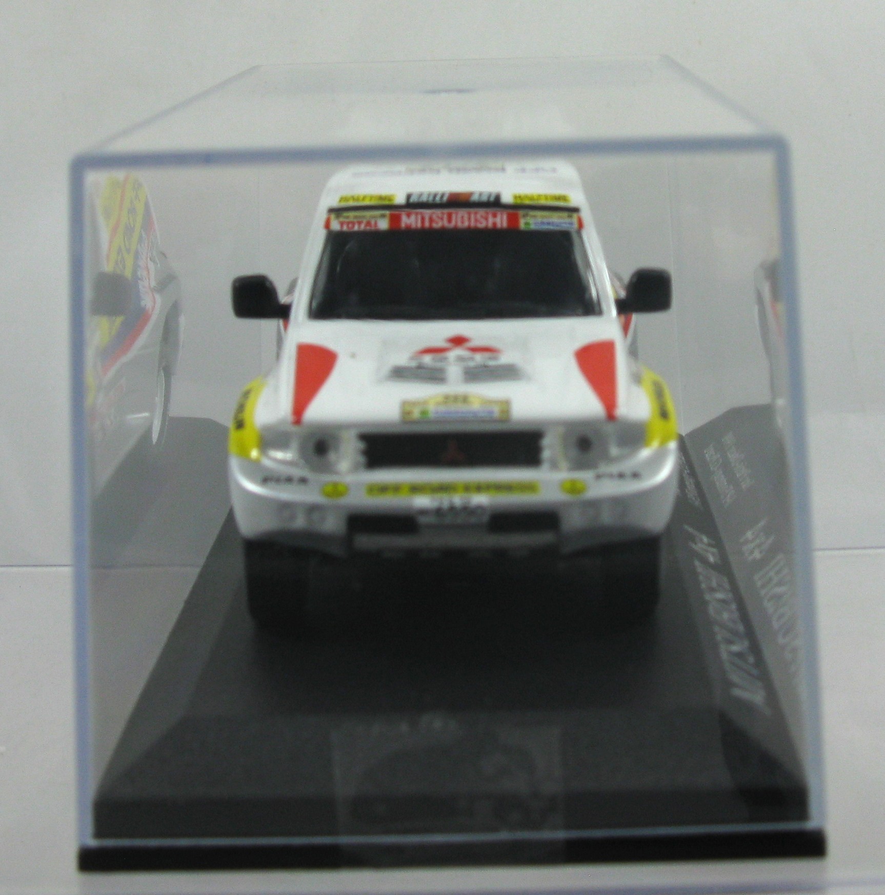 MITSUBISHI 4 X 4 1ER PARIS DAKAR 1998 (3)